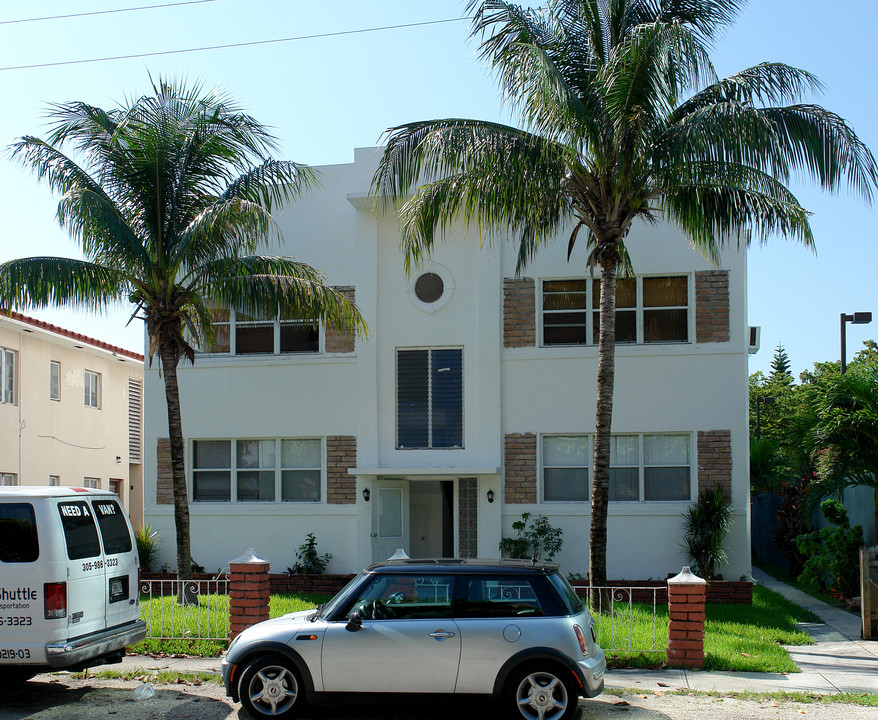 Coral Way Apartments in Miami, FL - Foto de edificio