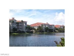20061 Sanibel View Cir in Ft. Myers, FL - Foto de edificio - Building Photo