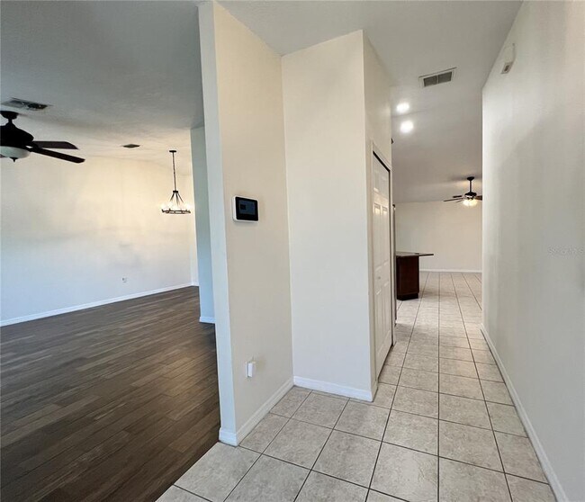 1520 Coastal Pl in Dunedin, FL - Building Photo - Building Photo