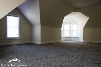 901 Osage St in Manhattan, KS - Building Photo - Building Photo