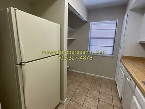 1054 E Navajo St in Farmington, NM - Building Photo - Building Photo