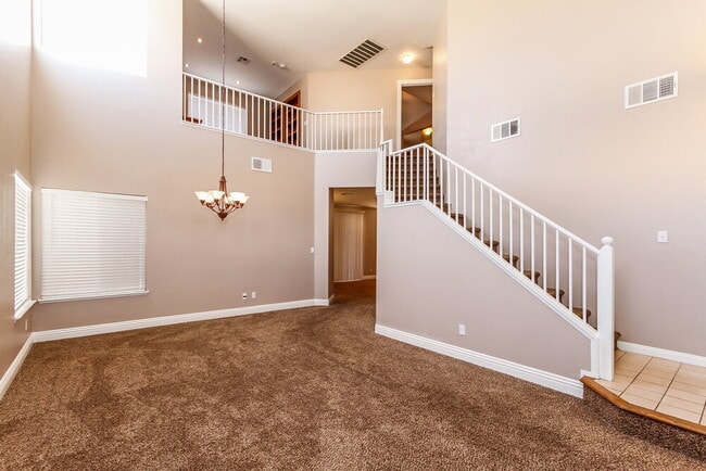 261 Mariposa Way in Henderson, NV - Building Photo - Building Photo