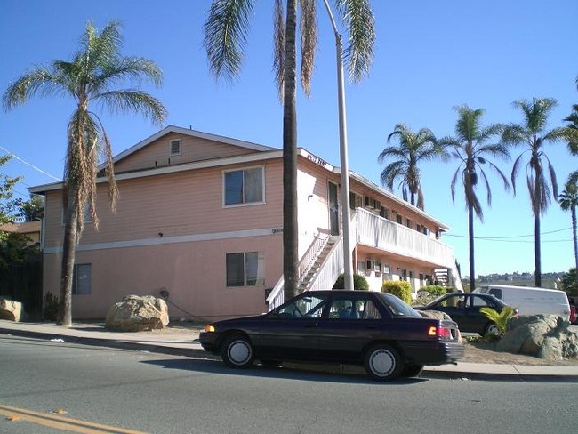 1103 Helix St in Spring Valley, CA - Building Photo - Building Photo