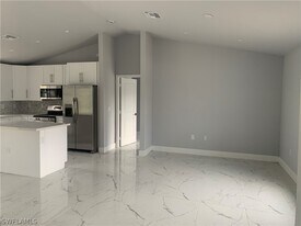 3211-3243 43rd St SW in Lehigh Acres, FL - Building Photo