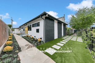 412 Brooks Ave. in Venice, CA - Building Photo