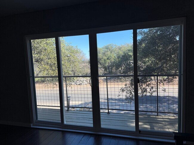 1008 Clayton Nolen Dr, Unit 105 in Horseshoe Bay, TX - Building Photo - Building Photo