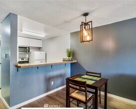 31003 14th Ave S, Unit C9 in Federal Way, WA - Foto de edificio - Building Photo