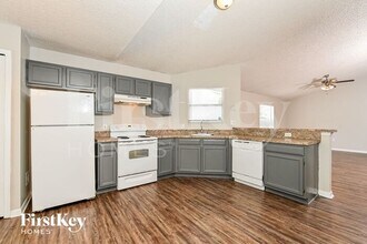 7439 Groveoak Dr in Orlando, FL - Building Photo - Building Photo