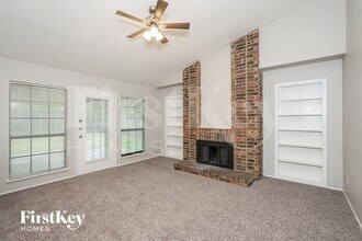 4200 Wayfaring St in Mesquite, TX - Building Photo - Building Photo