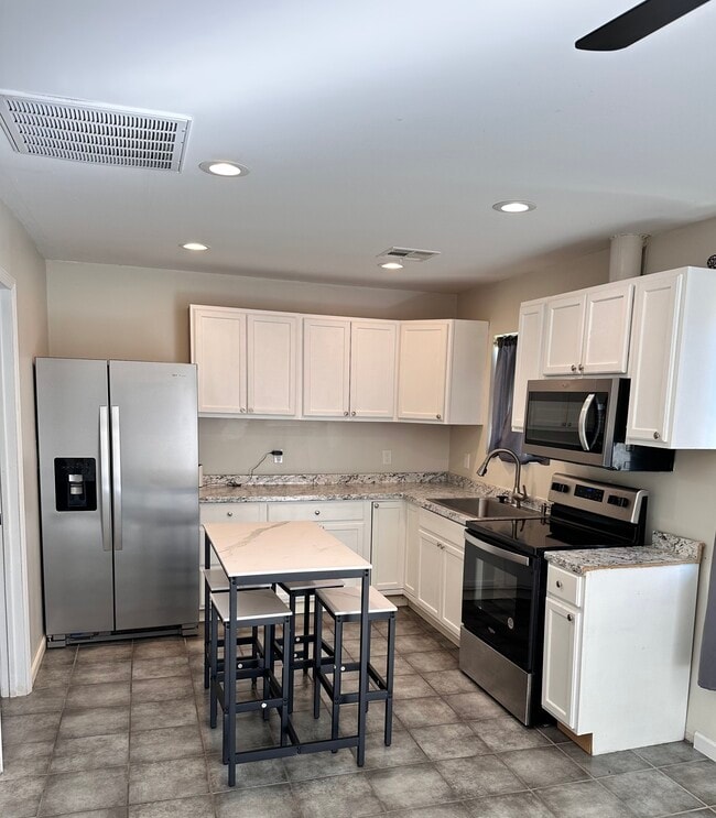 8130 W Amelia Ave in Phoenix, AZ - Building Photo - Building Photo