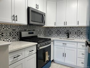 301 W 110th St, Unit 14F in New York, NY - Building Photo - Building Photo