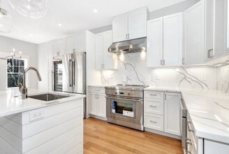 140 Rindge Ave in Cambridge, MA - Building Photo - Building Photo