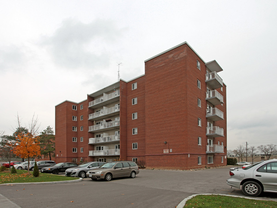 Cams Molokai in Richmond Hill, ON - Building Photo