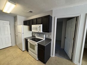 215 Dixie Dr in Tallahassee, FL - Building Photo - Building Photo