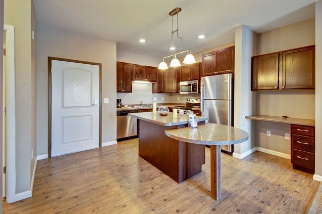 Dakota Commons Apartment Homes
