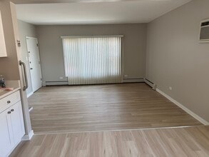 7033 W 99th St in Chicago Ridge, IL - Building Photo - Building Photo