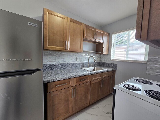 11970 NW 3rd Ave in Miami, FL - Building Photo - Building Photo