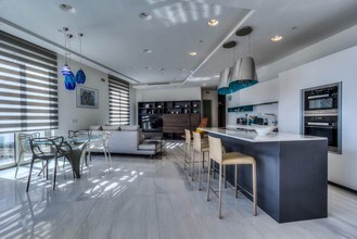 850 W Grand Ave-Unit -4 in Oakland, CA - Foto de edificio - Building Photo