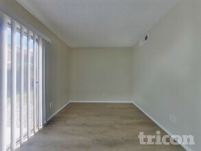 1480 Medallion Ct in Perris, CA - Foto de edificio - Building Photo