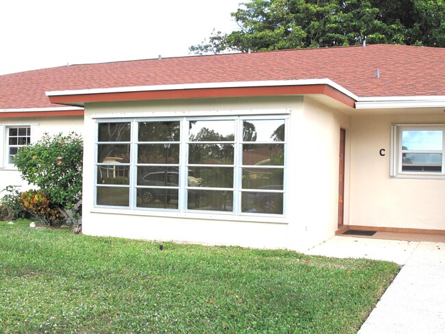 325 NW 50th Ave in Delray Beach, FL - Building Photo - Building Photo