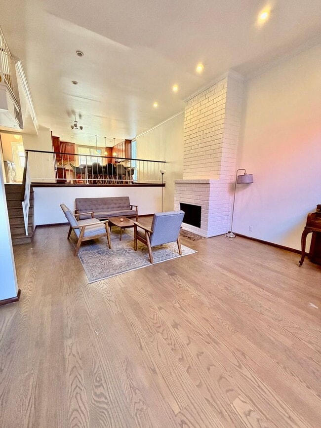 property at 5441 Yarmouth Ave