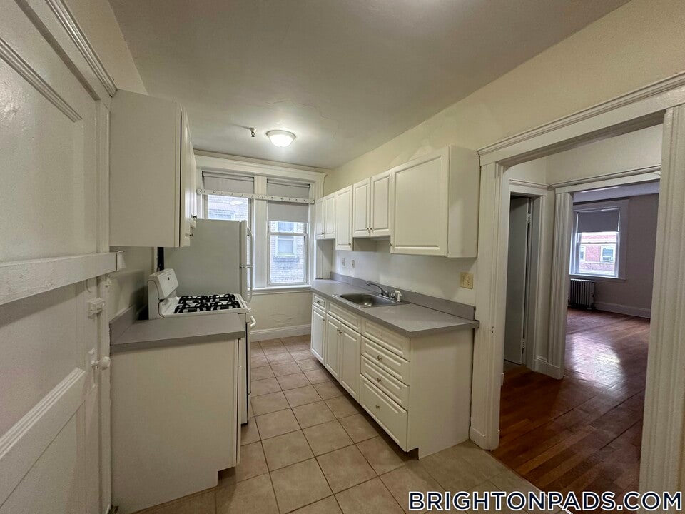 131 Washington St in Boston, MA - Building Photo