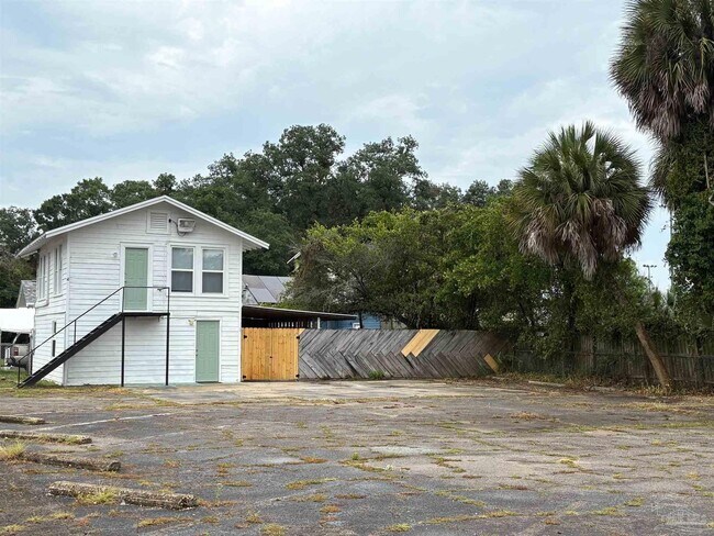 10 N I St in Pensacola, FL - Building Photo - Building Photo