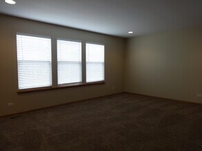 24305 Cedar Creek Ln in Plainfield, IL - Building Photo - Building Photo