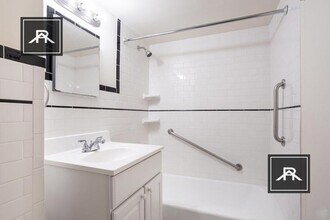 103 Monmouth St in Brookline, MA - Building Photo - Building Photo