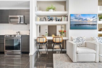 398 NE 5th St, Unit SI ID1243873P in Miami, FL - Foto de edificio - Building Photo