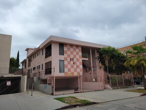 941 S Gramercy Pl in Los Angeles, CA - Building Photo - Building Photo