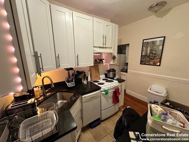 65 Burbank St, Unit U18 in Boston, MA - Building Photo - Building Photo