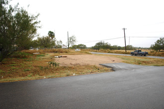 2008 Graham Ave in Mission, TX - Foto de edificio - Building Photo