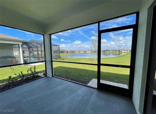 10861 Firebush Cir in North Fort Myers, FL - Foto de edificio - Building Photo