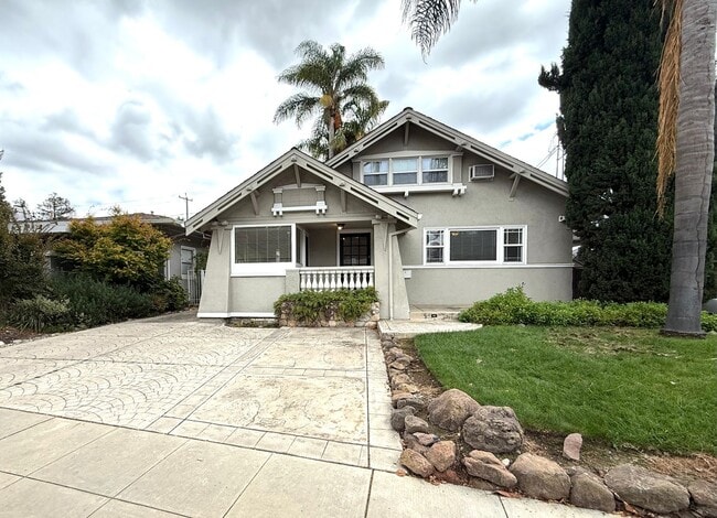 68-70 Hawthorne Way in San Jose, CA - Building Photo - Building Photo