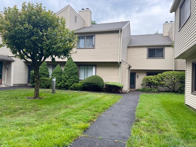 1 Horizon Dr in Norwalk, CT - Building Photo - Building Photo