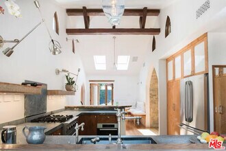 8978 Wonderland Ave in Los Angeles, CA - Building Photo - Building Photo