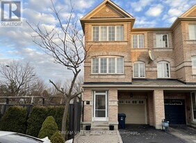 99 Pilkington Dr in Toronto, ON - Building Photo