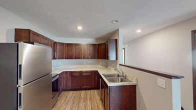 131 Larson Ave in Story City, IA - Building Photo - Building Photo