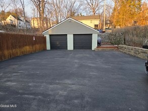 669 Pawling Ave in Troy, NY - Building Photo - Building Photo