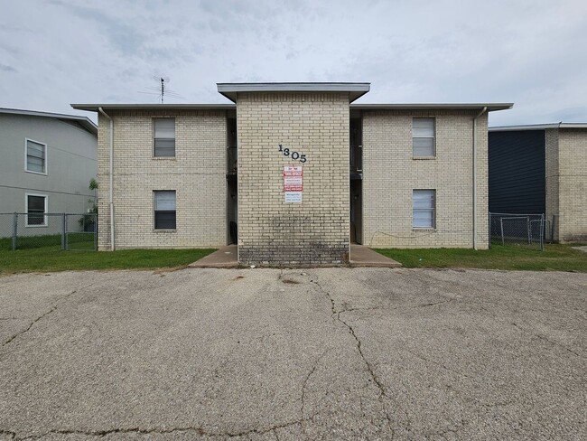 property at 1305 Quail Cir