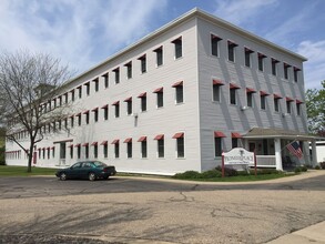 Pioneer Point in Stevens Point, WI - Building Photo - Interior Photo