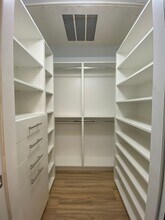 8925 W Flamingo Rd in Las Vegas, NV - Building Photo - Building Photo