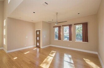 2708 Oak Springs Dr in Austin, TX - Building Photo - Building Photo