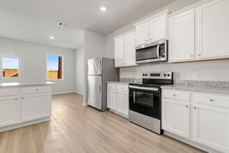 8122 Burnt Orchid Dr in Houston, TX - Building Photo - Building Photo