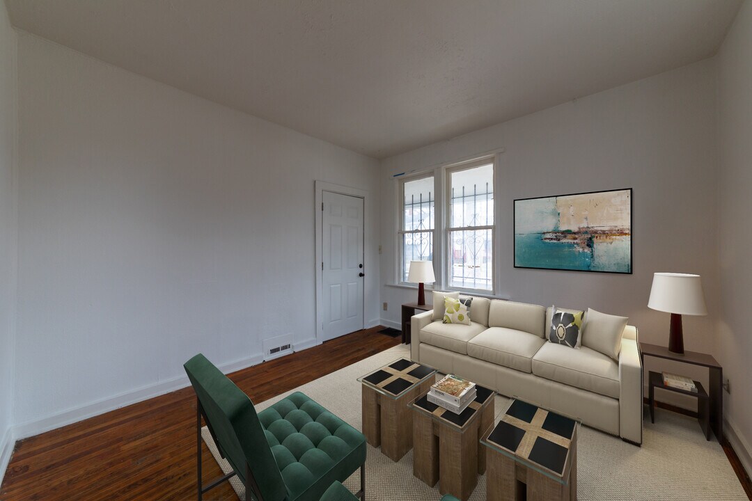 624 W Lapeer St in Lansing, MI - Building Photo