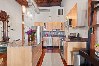 49 Munroe St in Lynn, MA - Building Photo - Building Photo