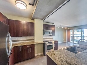 800 Brazos St in Austin, TX - Foto de edificio - Building Photo