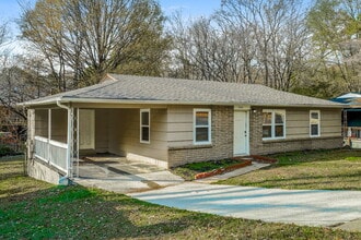 1340 5th Pl NW in Center Point, AL - Foto de edificio - Building Photo