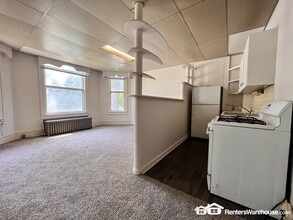 1326 E 9th St in Des Moines, IA - Building Photo - Building Photo